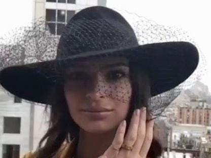 11 sztármenyasszony, akik felrúgták a fehér-szabályt az esküvőjükön