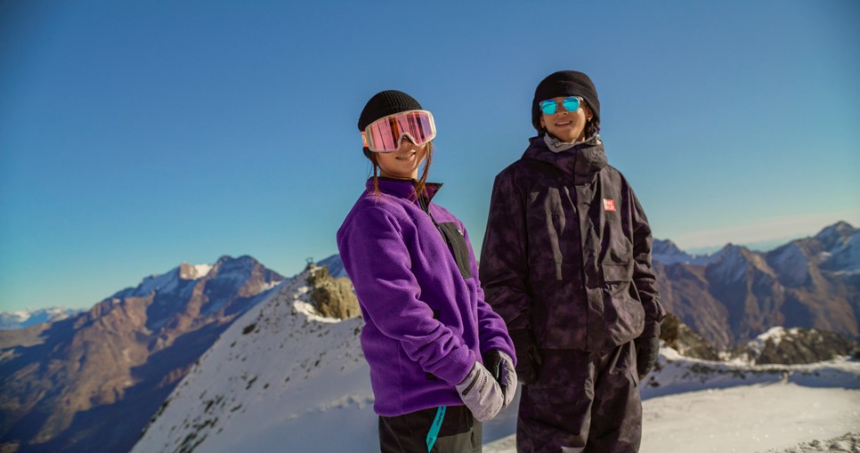 Többféle fazonú szemüveget találsz, de egyben mindegyik megegyezik: maximális védelmet ad a szemednek