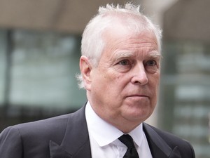 Botrányos fotó látott napvilágot Károly király öccséről, kompromittáló helyzetben kapták lencsevégre Andrást