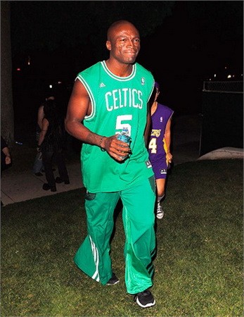 Seal is gyorsan kitalálta az idei jelmezt..hiába, Heidi nélkül már ez sem az igazi