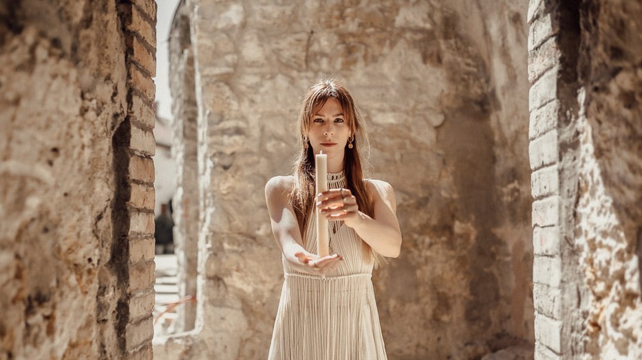 “12 inspiráló görög istennő erejét csomóztam és öltöttem bele a ruhákba” - itt az első DADO makramé ruhakollekció!