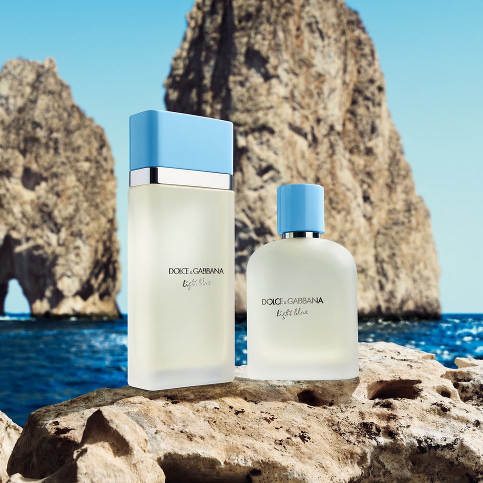 Az illatok intenzitása mellett a csomagolás is megújul a Light Blue termékek esetében