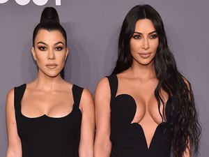 Kim és Kourtney Kardashian arcmaszkja teljesen elcsúnyította őket
