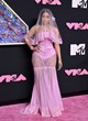 Nicki Minaj Dolce & Gabbanában a 2023-as MTV VMA vörös szőnyegén