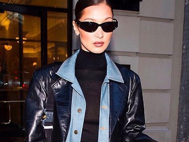 Bella Hadid megmutatja, hogyan kombináld a farmert és a bőrt!