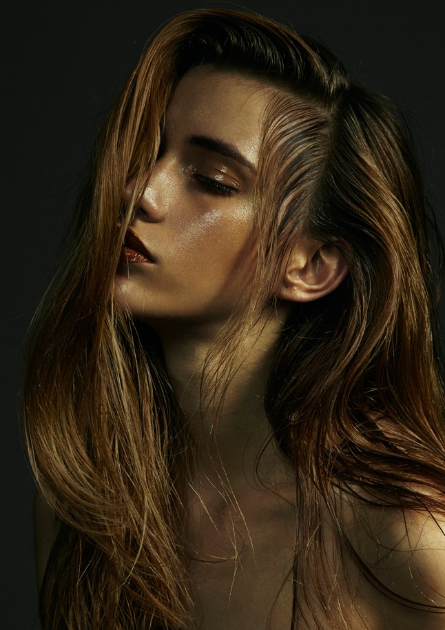 Benjamin Madgwick kamerája előtt pózolt Melinda