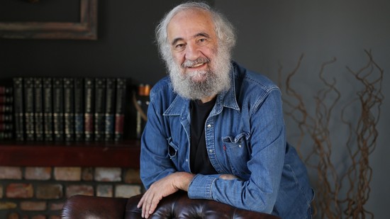 Mérő László: „A mesterséges intelligencia mindent elintéz helyettünk – és ez veszélyesebb, mint hinnénk”