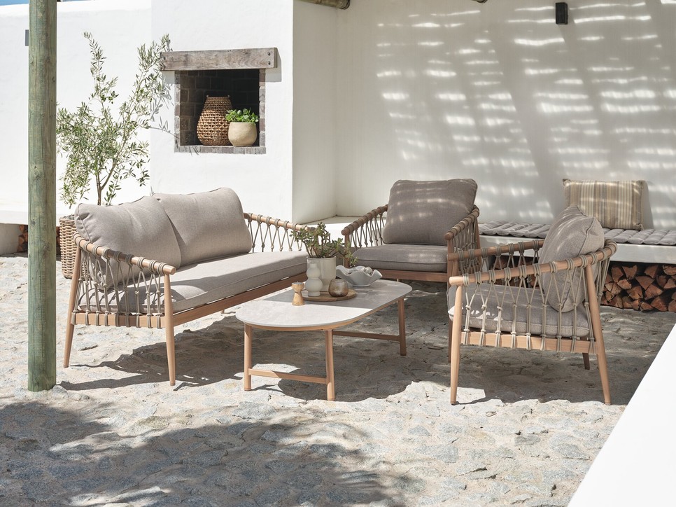 A DAMFENNER lounge garnitúra a bohém és könnyed életstílust tükrözi