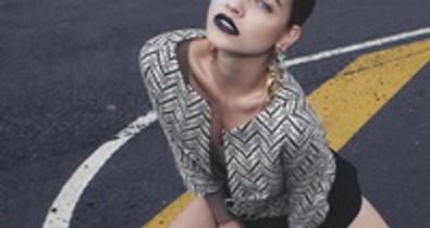 Főszerepben Palvin Barbi lábai