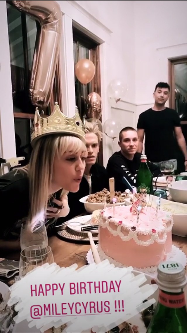 Miley Cyrus Cody Simpson