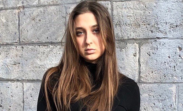 Ezen a héten a fiatal író, Bencze Blanka gardróbjába pillantunk be