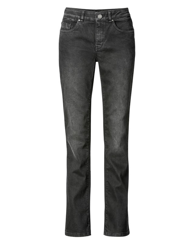 A szürke, enyhén koptatott szteccsfarmer alapdarab, persze fontos, hogy jó áron, jó minőséget kapj. Ha tetszik a rövidített, megvadított fazon, le is vághatod a hosszát és hagyhatod elszegetlenül is, de az is pompás megoldás, ha felhajtod, szélesebb felhajtással, hogy megvillantsd a csizmádat. C&A 8990 Ft