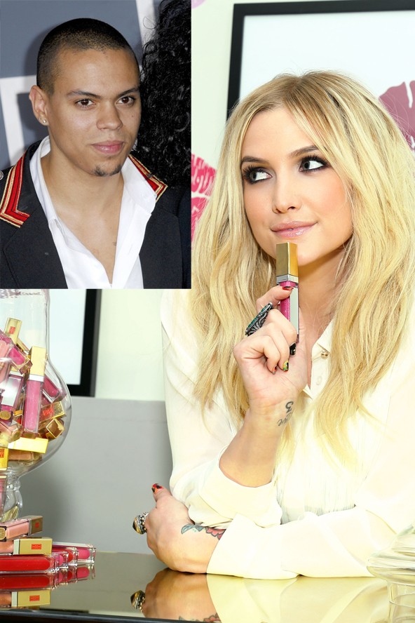 Ashlee Simpson megmutatta új barátját