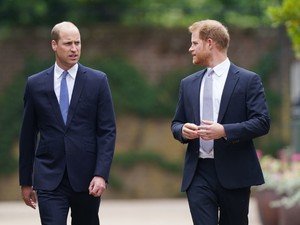 Ha ezt megteszi, Harry herceg végleg elveszítheti a bátyját: Vilmos herceg sosem bocsájtaná meg ezt a lépését