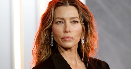 Jessica Biel meztelenszoknyája a pucérruhák magasiskolája, a legkifinomultabb darab, amit valaha láttunk