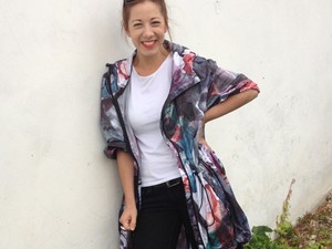 Szaladgálós hétfő, esőkabáttal