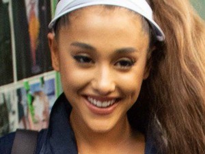 Csupán ez a két ruhadarab kell hozzá, hogy úgy öltözz, mint Ariana Grande