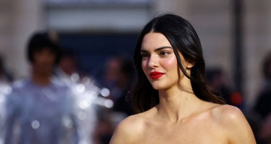 Kendall Jenner pucérruhában, Gigi Hadid lóháton vonult a Vogue World világra szóló fesztiválján