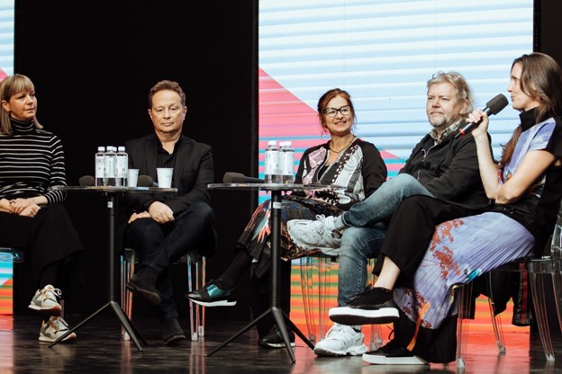 Mosshammer Kinga a WAMP egyik alapítója, Geszti Péter a WAMP egykori tulajdonosa, Stampf Kati az ARTISTA tervezője, Gerendai Károly a WAMP tulajdonosa és Mayr Eszter a WAMP ügyvezetője Fotó: Horváth Anikó