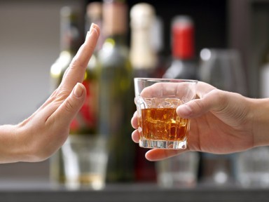 Ezt teszi a bőröddel, ha elhagyod egy hónapig az alkoholt