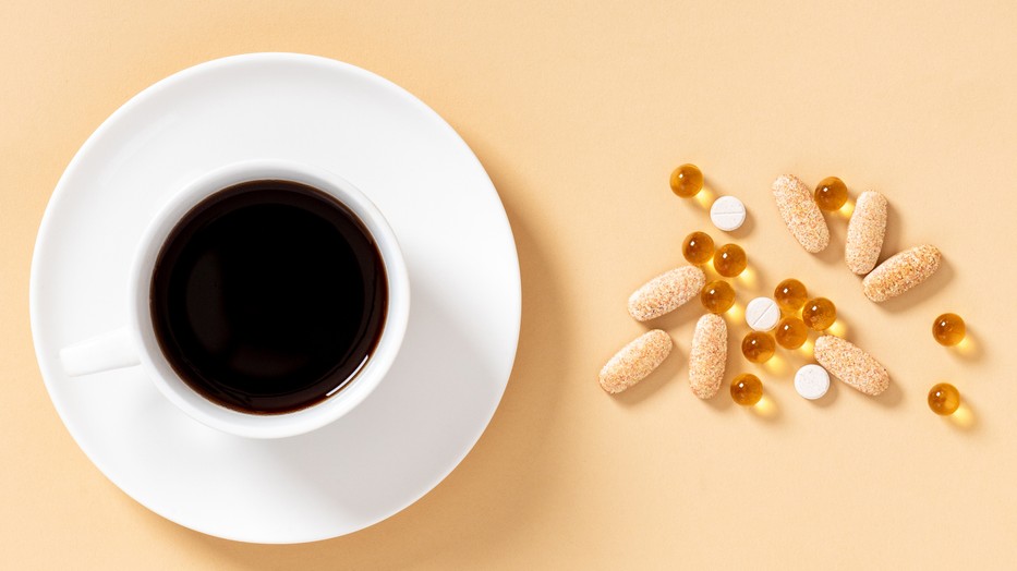 Ha kávézol, a következő vitaminok tiltólistásak