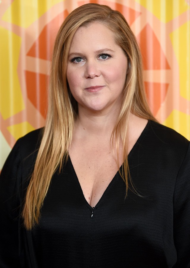 Amy Schumer először a vörös szőnyegen szülése óta: hű, de jól néz ki