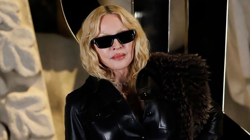 Madonna a Dolce & Gabbana pikáns reklámjában vetkőzött fehérneműre, a rajongók szava is elakadt a videótól