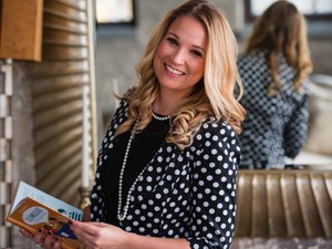 Stresszmentes karácsony: ünnepi etikett és tanácsok Veszelszki Ágnestől