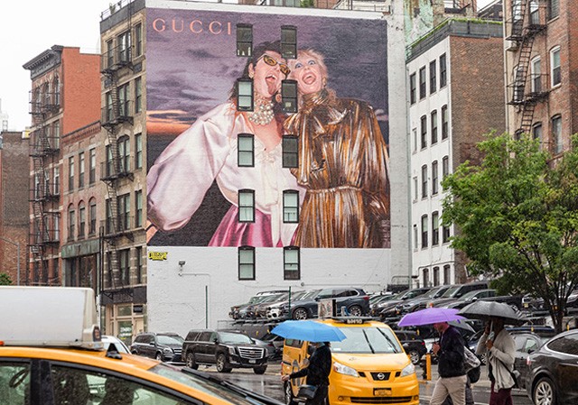 Elképesztő: Murálon hirdet a Gucci világszerte