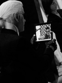 karl lagerfeld, ipad, linda evangelista, chanel