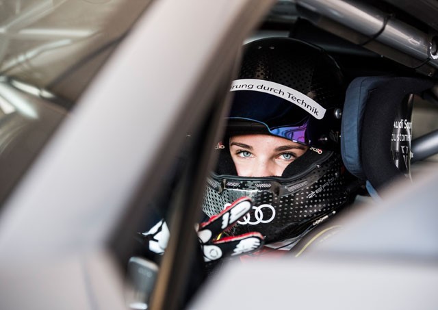 A lány, aki a száguldás szerelmese