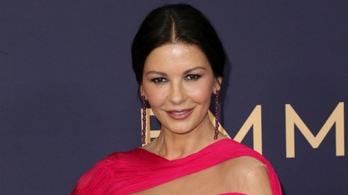 Annyira szexi az 50 éves Catherine Zeta-Jones, hogy elpirulsz, ha ránézel