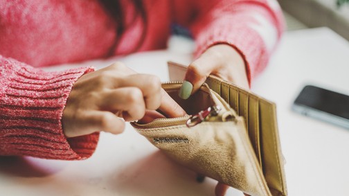 Tedd ezt a 3 dolgot a pénztárcádba, és úgy vonzod majd a pénzt, mint a mágnes