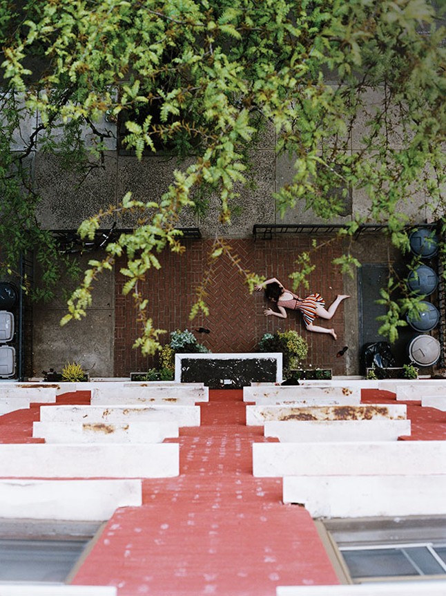 Elise Cowen költőnő hétemeles zuhanása a Vice interpretálásában