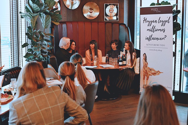 Az influenszerek különös világáról írt könyvet Festy, a legismertebb divatblogger