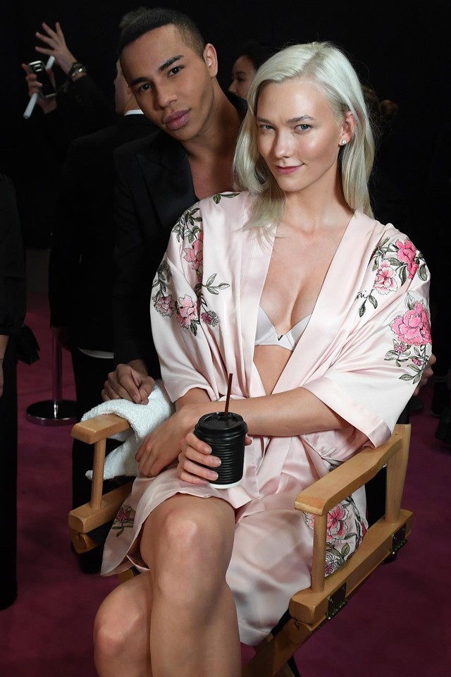 Így készülődtek a modellek a Victoria`s Secret backstage-ben!