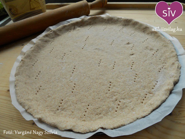 pizza, pizza sütés, egészséges pizza, pizzatészta, pizzaszósz, nyúlós pizzatészta, tökéletes pizza, tészta, recept, szilvi ízvilága, vargáné nagy szilvia