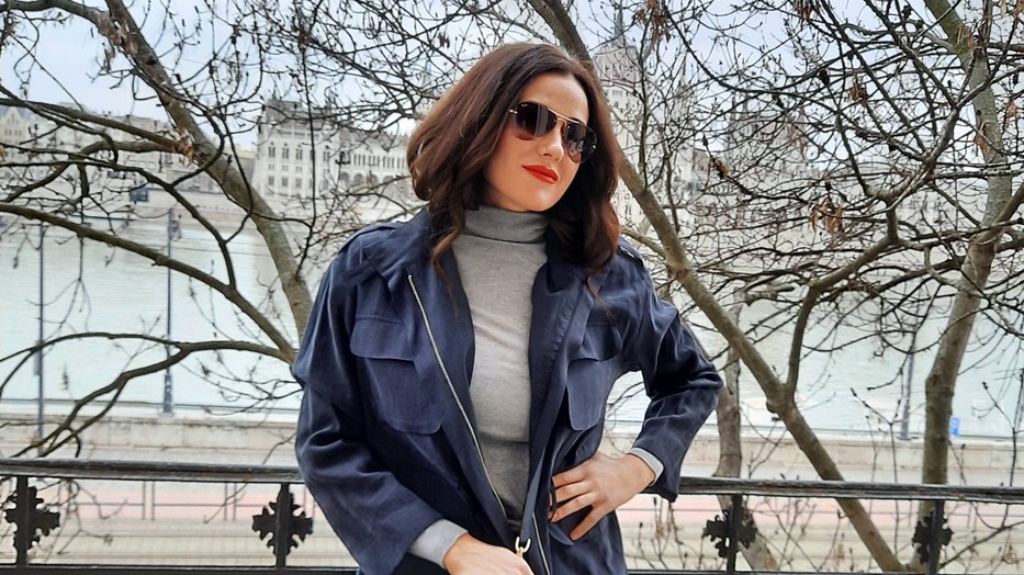 Janicsák Veca ma kedvenc, kényelmes nadrágját viselte