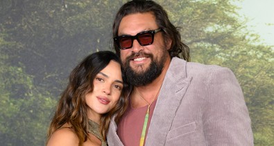 Forró csókban forrt össze Jason Momoa és barátnője, csak úgy izzott körülöttük a levegő