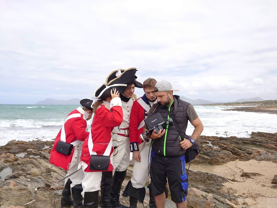 Ádám és csapata úgy döntött, Mallorcán rögzítenek néhány jelenetet