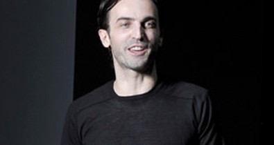 Sokat beszélt, beperelték a divattervezőt