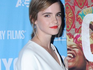 Emma Watson most már sötétbarna