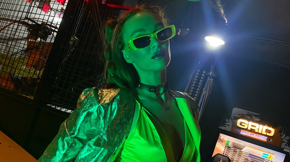 Dj Yamina nagyon ütős szettben indul neki a hétvégének