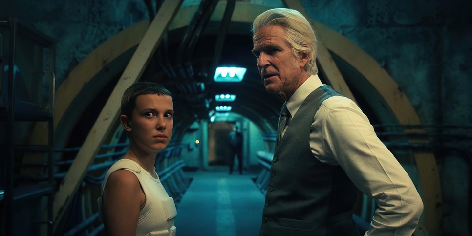 Millie Bobby Brown és Matthew Modine a Stranger Things 4. évadában