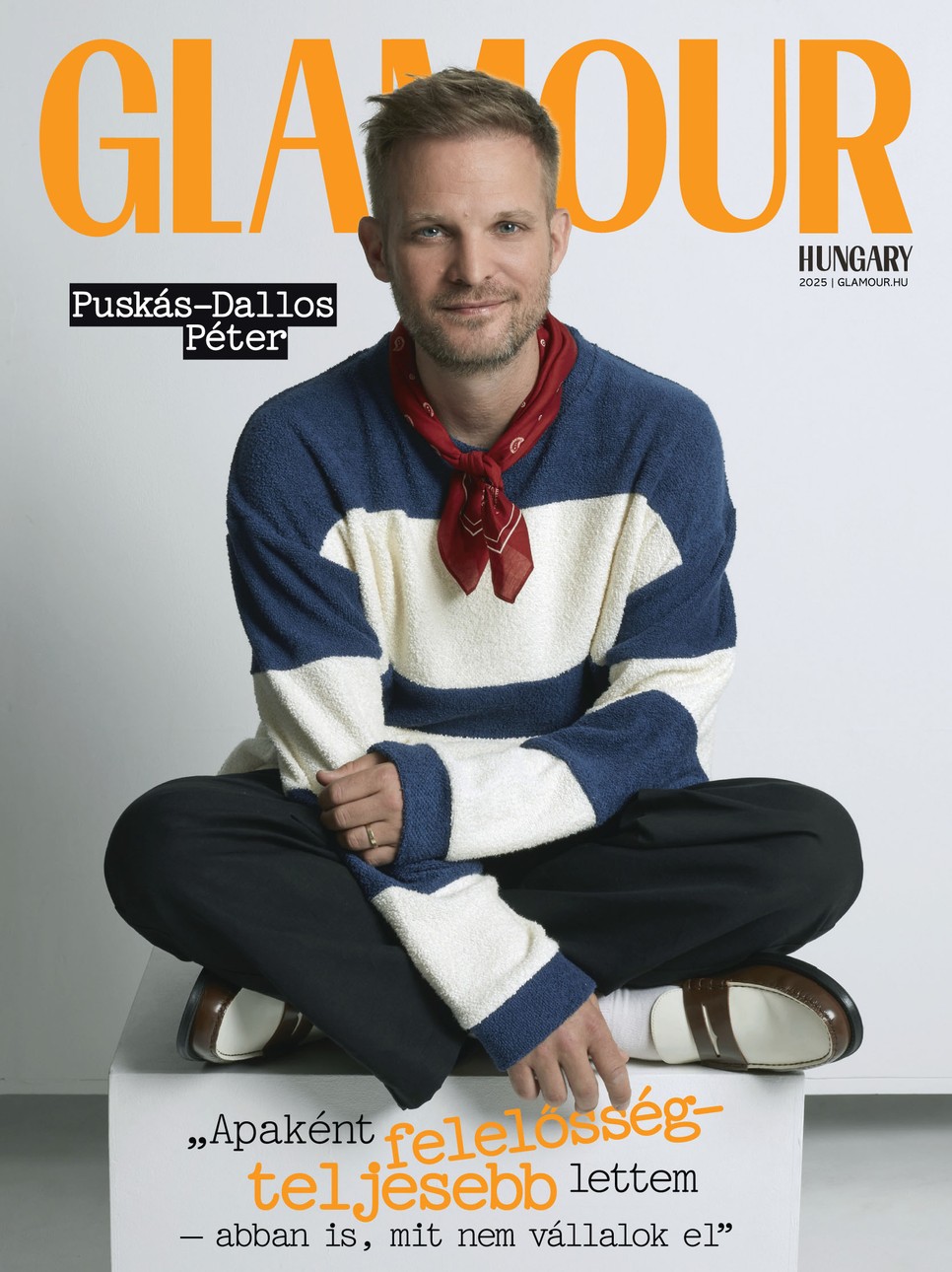 Puskás-Dallos Péter digitális címlap – Csíkos pulóver, kendő és mokaszin ZARA, Nadrág COS