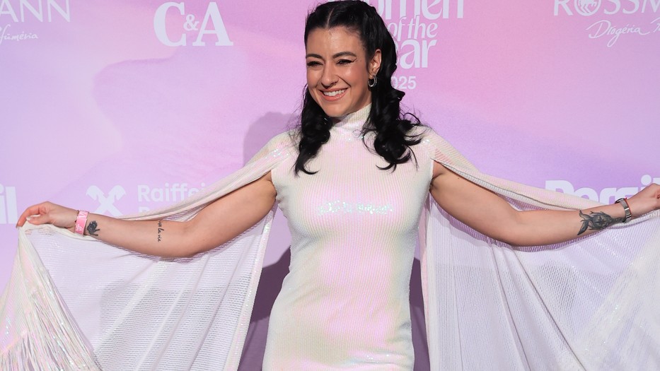 Stana Alexandra hófehér ruhában ragyogta be a gálát