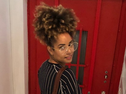 Bianca szettje szuper, de az ennivaló kisfia ellopja a show-t