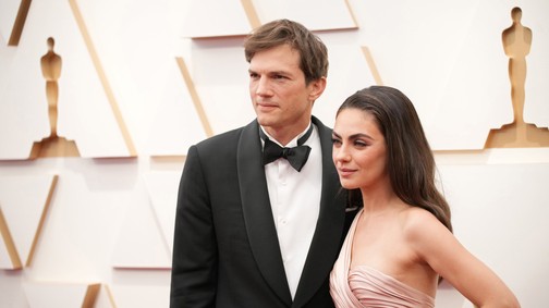Ashton Kutcher így vallott szerelmet először Mila Kunisnak