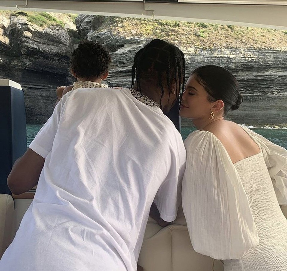  2021. júniusában kapták utoljára lencsevégre Kylie Jennert és Travis Scottot, akik állatkertbe vitték lányukat Stormit