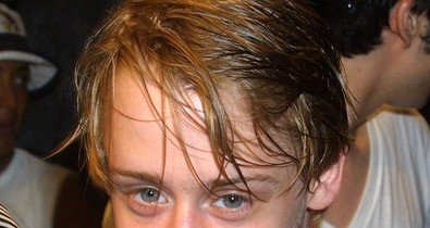 Hű! Macaulay Culkin óriási átváltozását látnod kell: mintha ismét a kis Kevint látnánk!